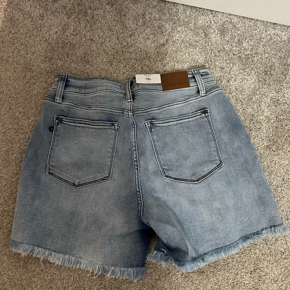 Brand new denim shorts. Judy Blue Jordan Blue Dad shorts. - Picture 2 of 2
